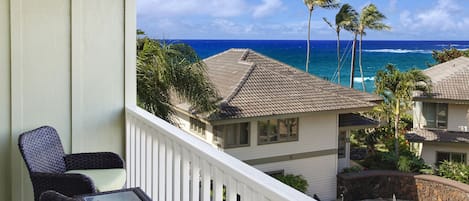 Villa Kailani Townhomes at Poipu Beach B - Ocean View Upper Level TV Room Den Lanai