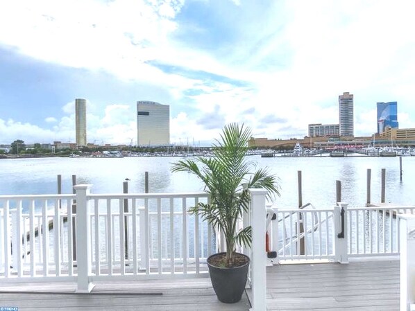 Deck bang on WATER with view of the most exclusive marin /casinos and beaches