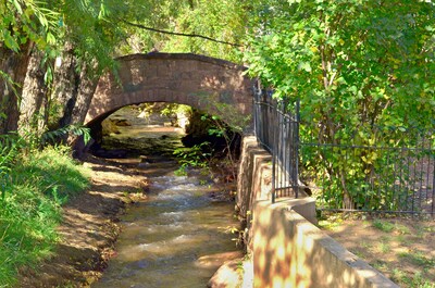 The Heart of Manitou Springs. Award-winning. Luxurious. Romantic. 2nd Floor West