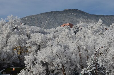 The Heart of Manitou Springs. Award-winning. Luxurious. Romantic. 2nd Floor West