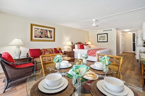 Eldorado J111 dining area 2