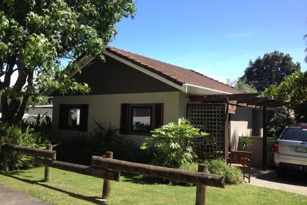 The Cottage from the road