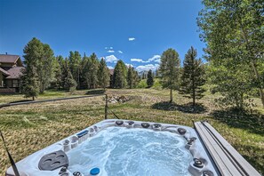 Bain à remous extérieur
