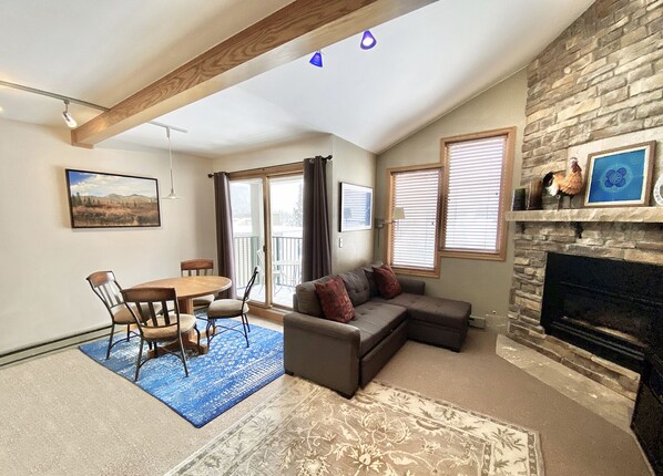 Dining room/Living room