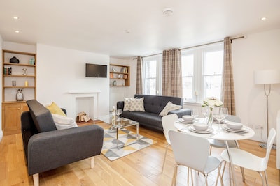 Great Mayfair Apartment, Sleeps 6 RU