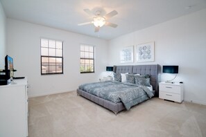 King bed with ensuite 