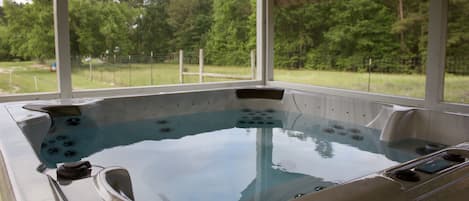 Private Hot Tub!