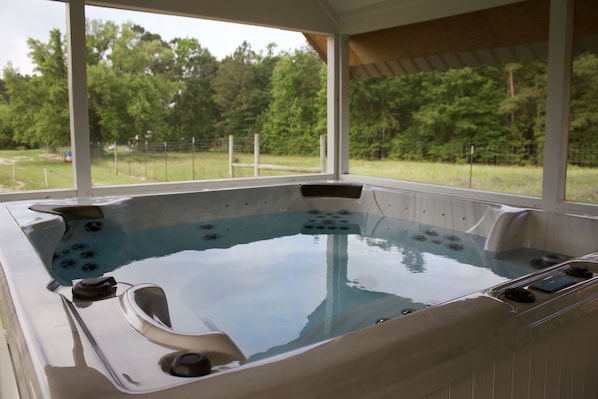 Private Hot Tub!