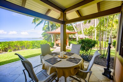 Rare Beauty and Luxury at Kealakekua Bay