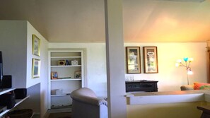 entry/living