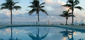 Pool/Ocean