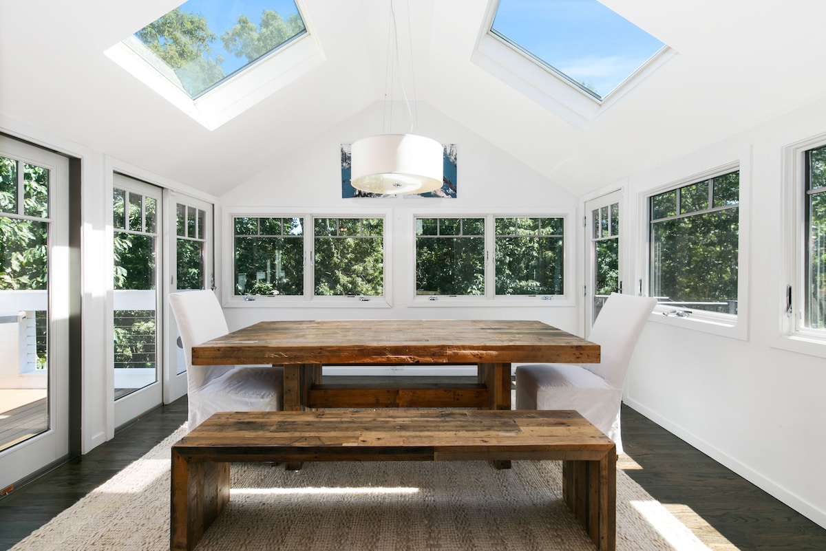 Modern Luxury w/ Private Pool. 5 min from Beach & Town of Sag Harbor