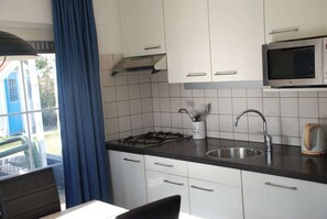Keuken (Nespresso, Combi-oven, Vaatwasser)