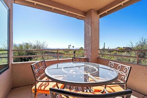 Start your day with the humming birds and stunning views.