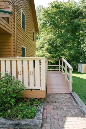 Wheelchair access ramp 
