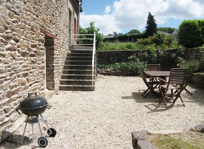 Pet friendly cottage, WiFi, village location, base for Loire, Brittany, Normandy