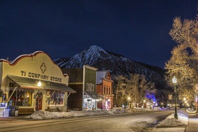 Grand Lodge @ Mt. Crested Butte!! 200 ft from slopes!