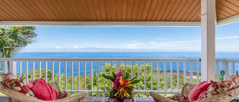 Beautiful upstairs lanai for dining and viewing the 180 degree coastline!