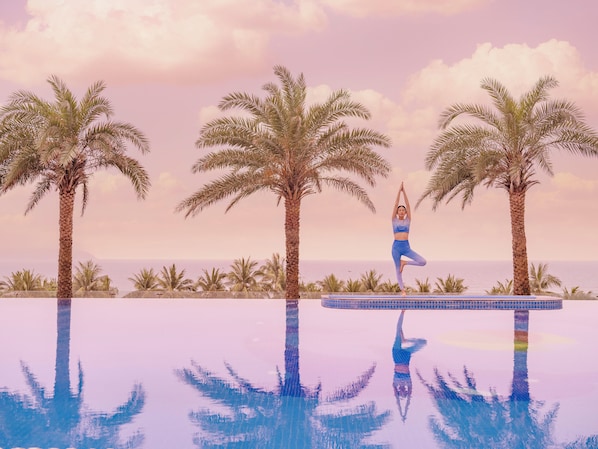 Infinity pool