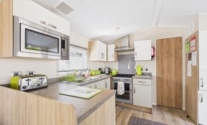 Benamara Lodge Open-plan kitchen 