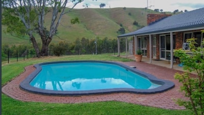 BONNIE DOON HOLIDAY HOUSE, TRANQUIL GETAWAY