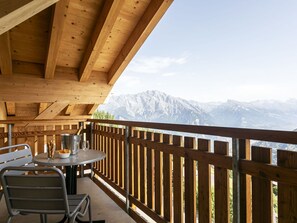 Himmel, Wolke, Holz, Zaun, Veranda, Baum, Grundeigentum, Landschaft, Hartholz, Berg