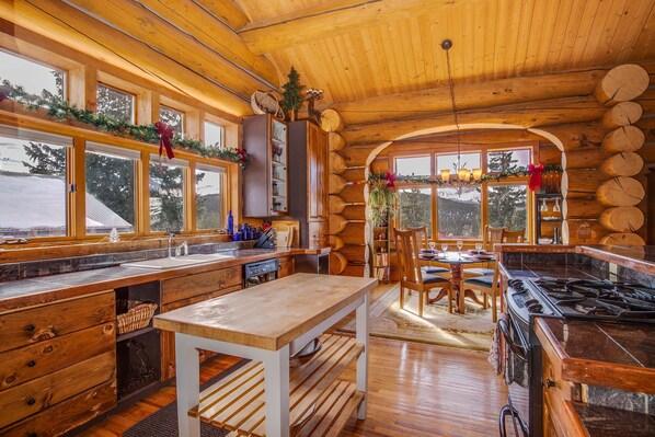 Private kitchen