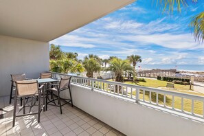 Balcony - This unit provides a spacious beachfront balcony. Perfect for relaxing while enjoying your morning coffee or evening cocktail.