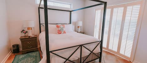 Queen bedroom with luxury bedding