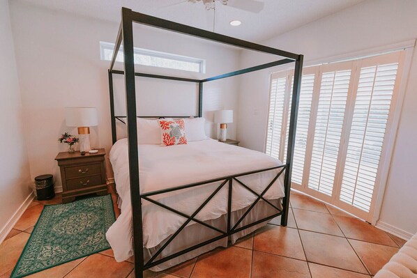 Queen bedroom with luxury bedding