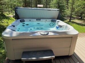 Hot tub seats up to 8 guests. It is operational year round. Customizable jets. 