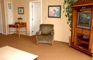 Comfortable Living Room, Cable TV, Broadband Internet