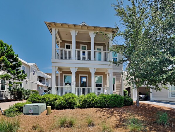 Welcome to Sea La Vie in Grayton Beach!