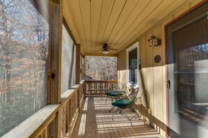 Screened-in porch lounge area
