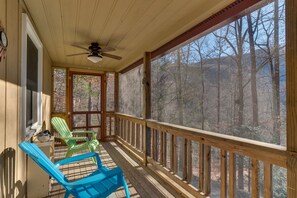 Screened in deck to relax and enjoy views