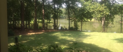 Lake Home in the middle of Auburn, 10 miles from the stadium.