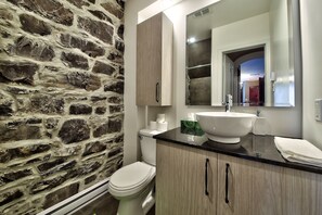 Suite Frontenac -Washroom
