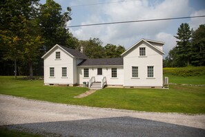 Ashintully Cottage, front view from Sodom Road.