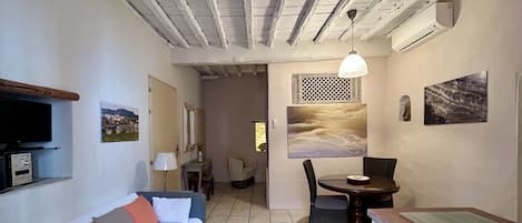 GRAND STUDIO BONIFACIEN RÉNOVÉ AU CŒUR CENTRE HISTORIQUE