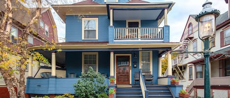 Front of 34 Jackson
(The front porch is for Unit B only)
