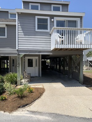Outside photo -End Unit
