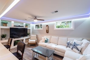 3 Elderberry- 1st Floor Living Room