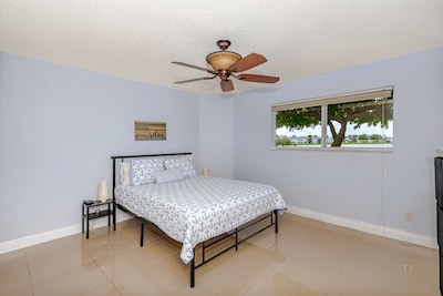 Lake Apartment 5 miles from Fort Lauderdale Beach