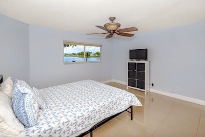 Lake Apartment 5 miles from Fort Lauderdale Beach