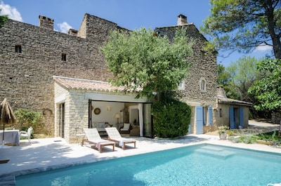 2/3 bedroom Secluded Villa 17th C and Private Pool.  15% Discount Feb/March 2020