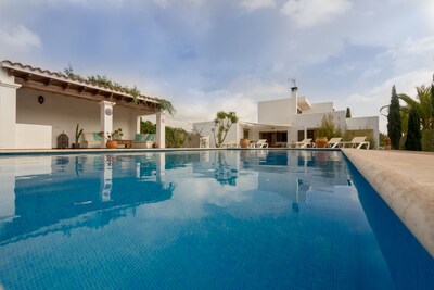 Villa Ania, fantástica casa estilo ibicenco con piscina privada