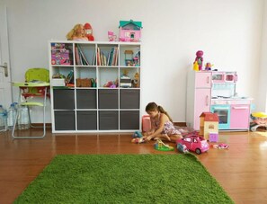 play/kids room