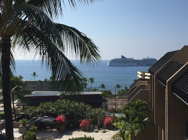 View of ocean and Cruise Ship from Lanai