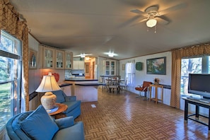 Living Area | Central Heat & Air