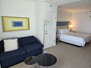 King Size Bed and pull out couch that sleeps 2
